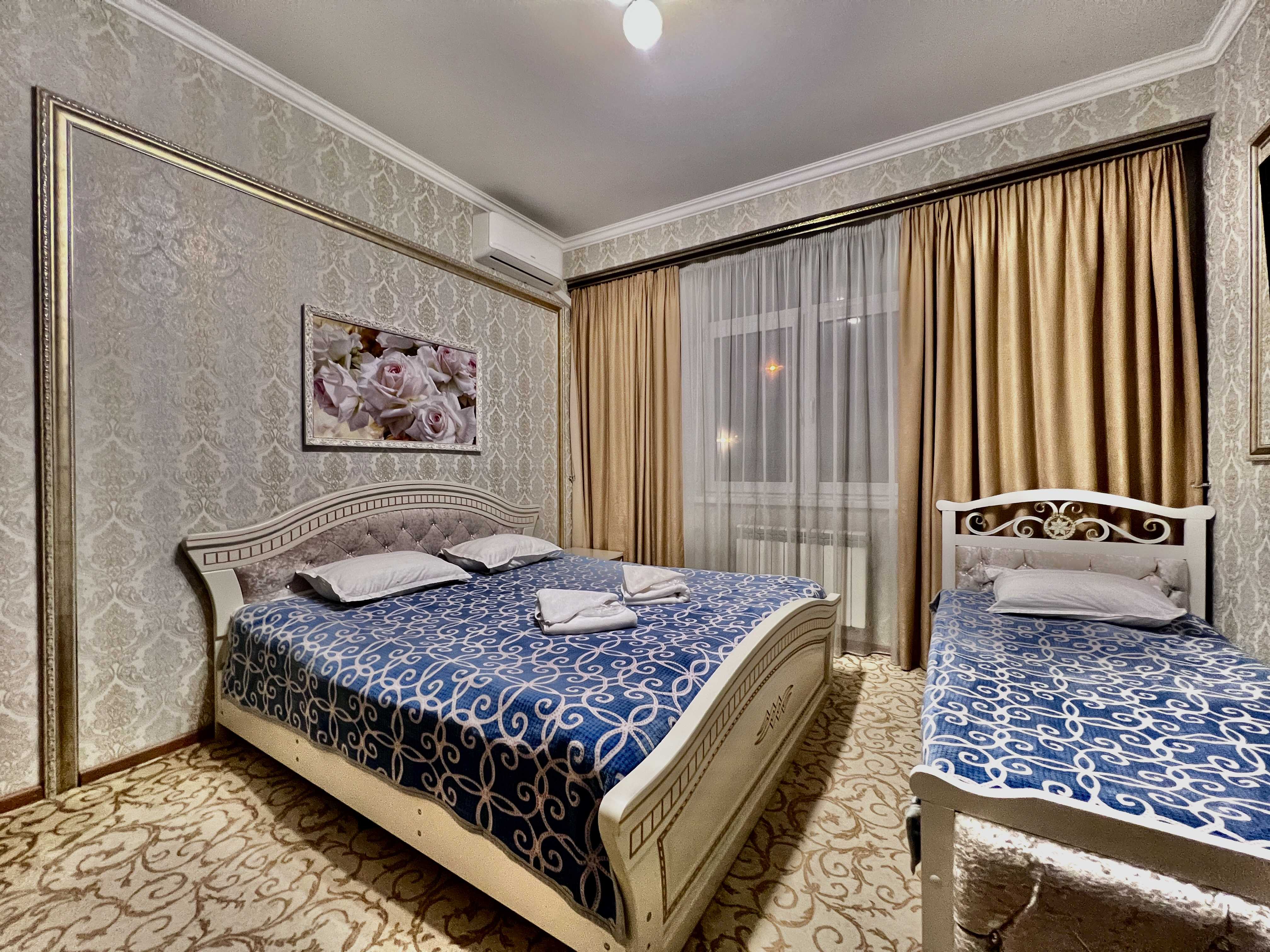 Woods Royal — гостевой дом рядом с аэропортом Внуково, вечерний фасад